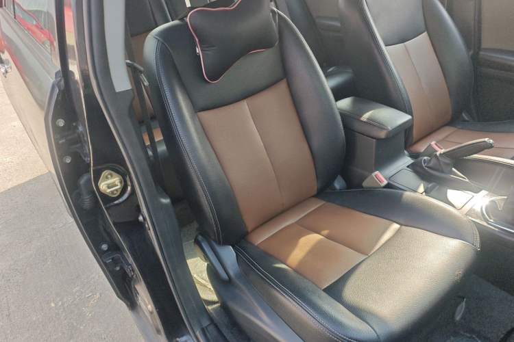 Used Zotye Z300 2014 1.5L Value Edition Manual Comfort Model
