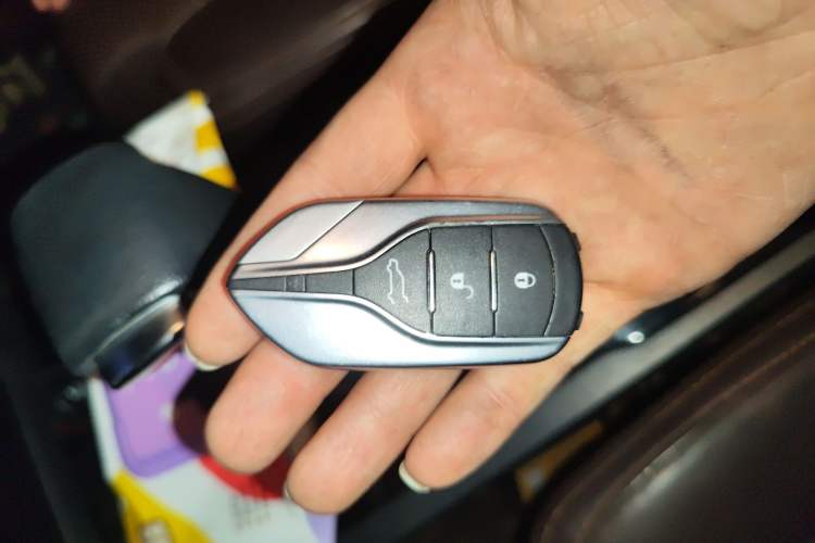 Used Yema T70 2016 Upgraded Model 1.8T CVT Flagship Edition
