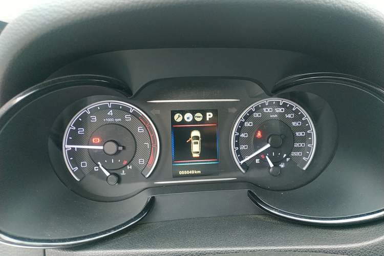 Used Dongfeng Aeolus AX7 2016 2.0L Automatic Zhiyi Trim