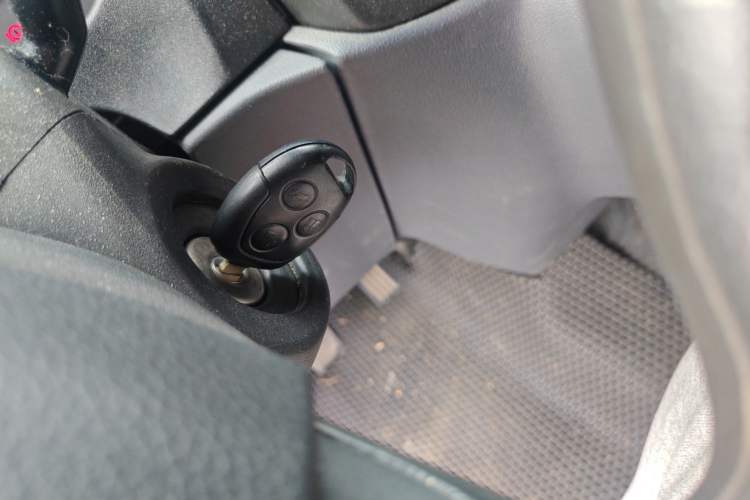 Used Ford Transit Custom 2016 2.2T Short-Wheelbase 6-Seater Mid-Roof Multi-Purpose Vehicle
