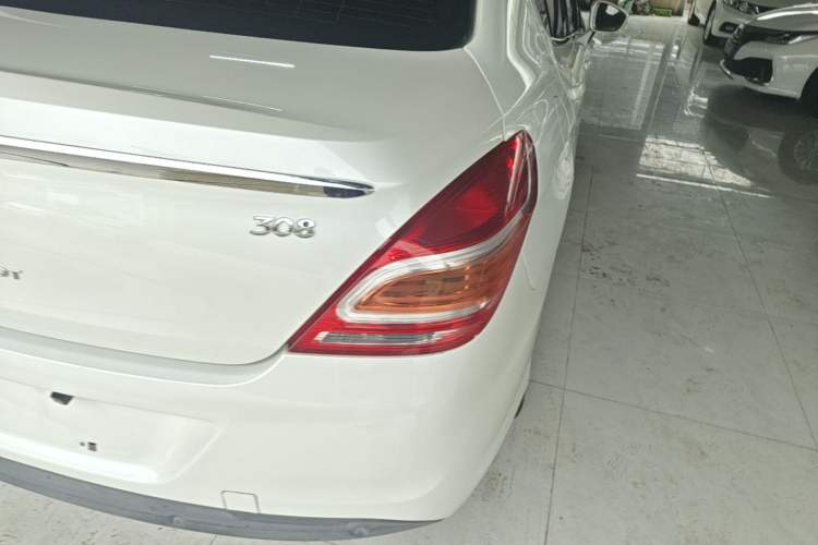 Used Peugeot 308 2014 Enjoy Edition Classic 1.6L Automatic Premium Model
