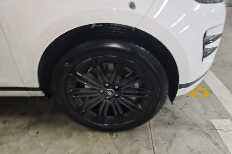 Used Land Rover Range Evoque 2024 Aurora L 249 PS Prestige Light-Chasing Edition