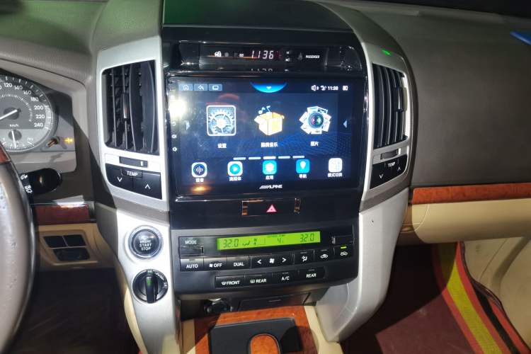 Used Toyota Land Cruiser 2015 4.6L V8 Middle East Limited Edition
