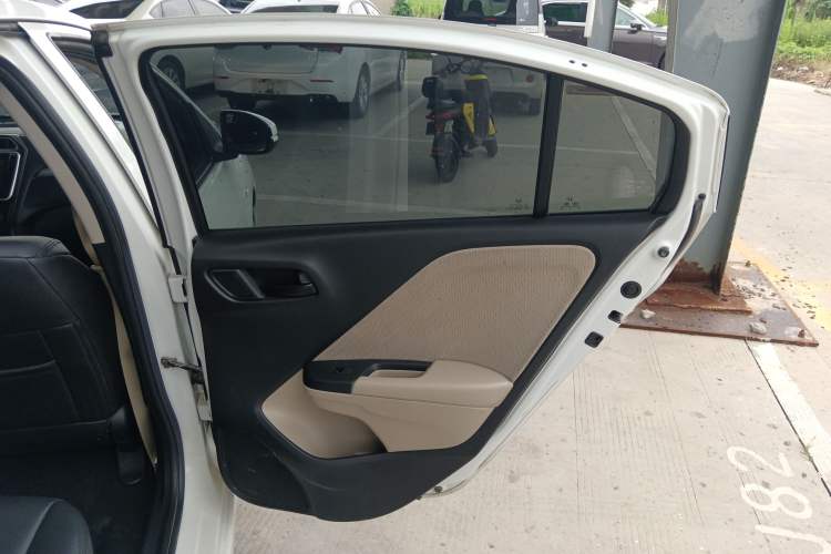 Used Honda Greiz 2016 1.5L CVT Classic Edition
