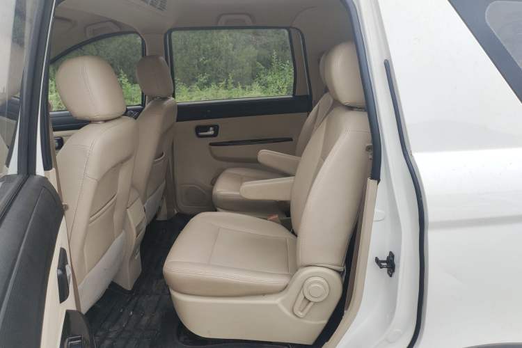 Used Dongfeng Fengon 370 2016 1.5L Manual Standard Edition SFG15-02 7 Seats