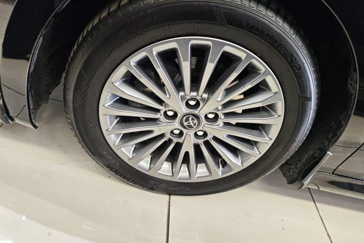 Used Toyota Camry 2024 Dual-Motor 2.0 HE Elite Edition