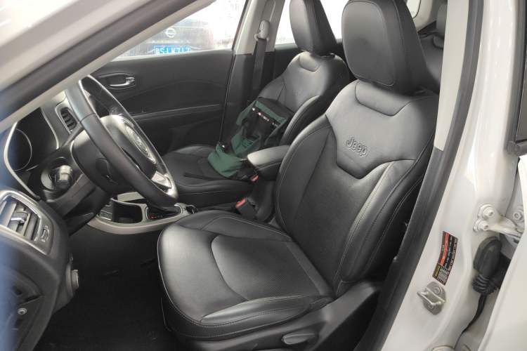 Used Jeep Compass 2017 200T Automatic Family Edition
