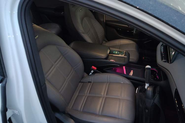 Used Hongqi EH7 2024 690 Pro