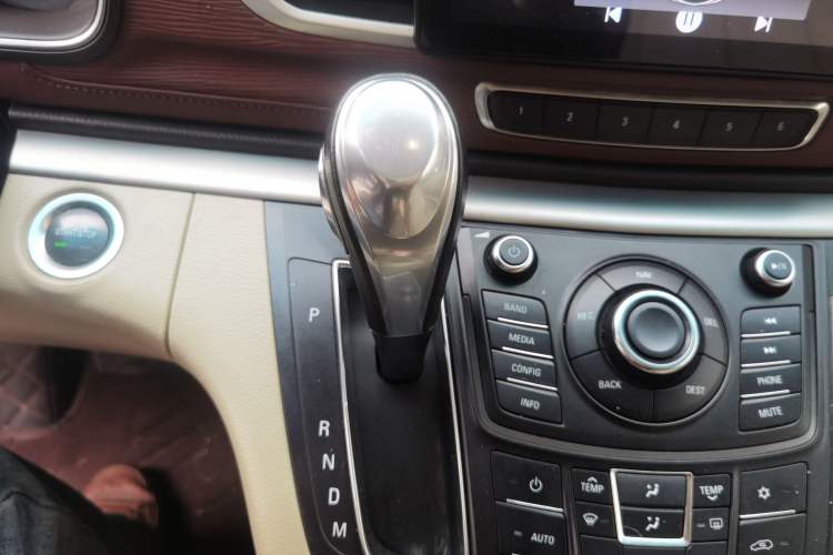 Used Buick GL8 2015 2.4L Luxury Business Premium Edition Gear Lever