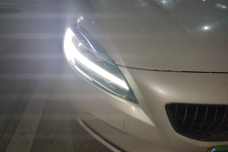 Used Volvo V40 2017 T3 Zhiya Edition Exterior 6