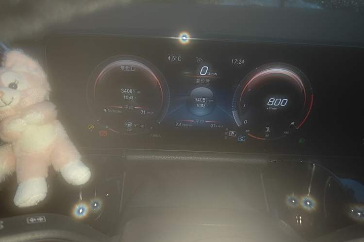 Used Mercedes-Benz GLA 2022 GLA 200 Odometer Close Up