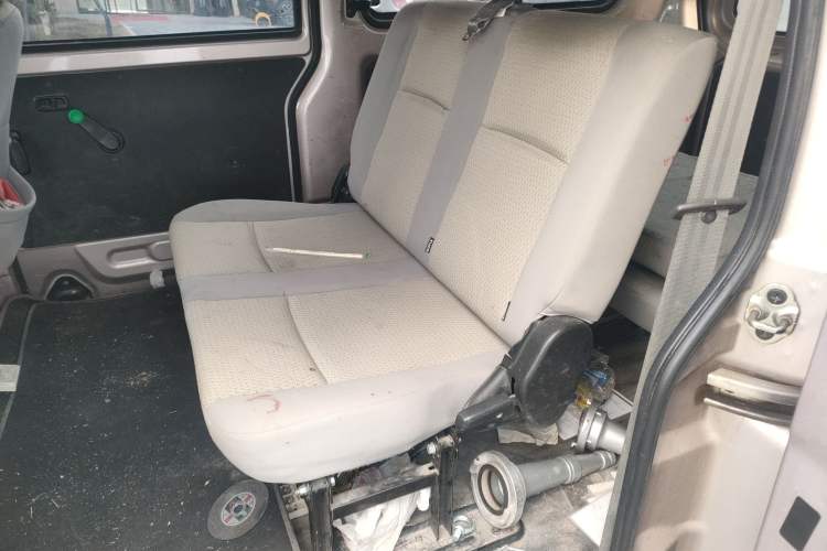 Used Jinbei Hiace X30 2023 1.5L Super-Comfortable Passenger Van 5/6/7-Seater Non-Air-Conditioned Version Model SWC15M