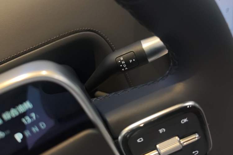 Used Li Auto L8 2025 Ultra Smart Refreshed Edition Gear Lever