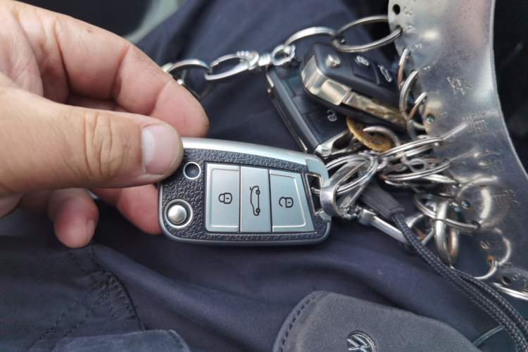 Used Volkswagen T-ROC 2022 280TSI DSG Two-Wheel Drive Elite PLUS Vehicle Key