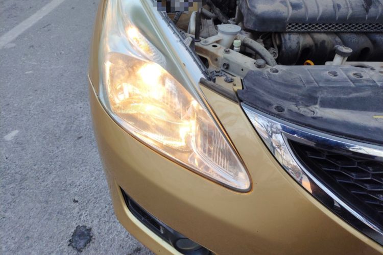 Used Nissan Tiida 2011 1.6L Manual Smart Version Right Front Headlight