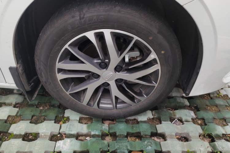 Used Geely Auto Emgrand 2025 4th Generation 1.5L Manual – Dragon Edition