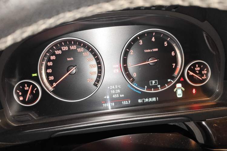 Used BMW 5 Series 2013 525Li Leading Model
