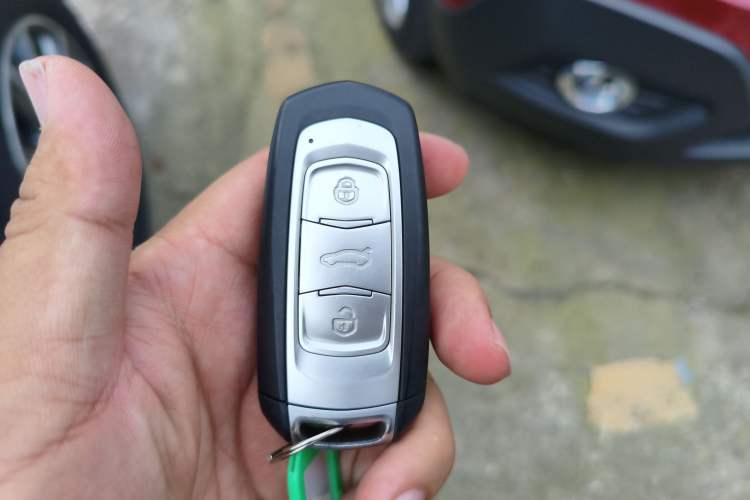 Used Geely Auto Emgrand X7 Sport 2018 1.8TD Automatic Two-Wheel Drive Smart Connect 4G Internet Edition
