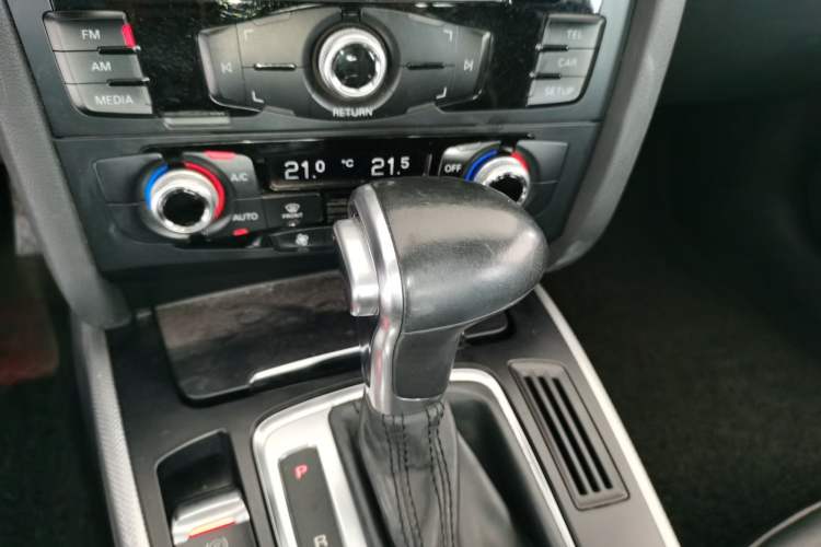 Used Audi A5 2016 Restyled Sportback 35 TFSI Ambition Edition Gear Lever