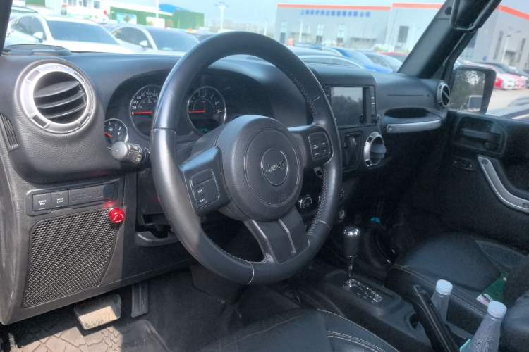 Used Jeep Wrangler 2015 3.6L Rubicon two-door model