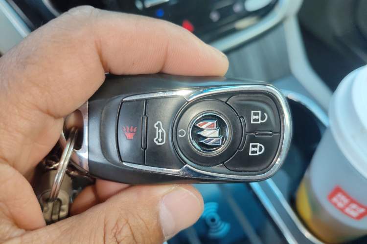 Used Buick GL8 2022 ES Landtrek 653T Comfort Edition