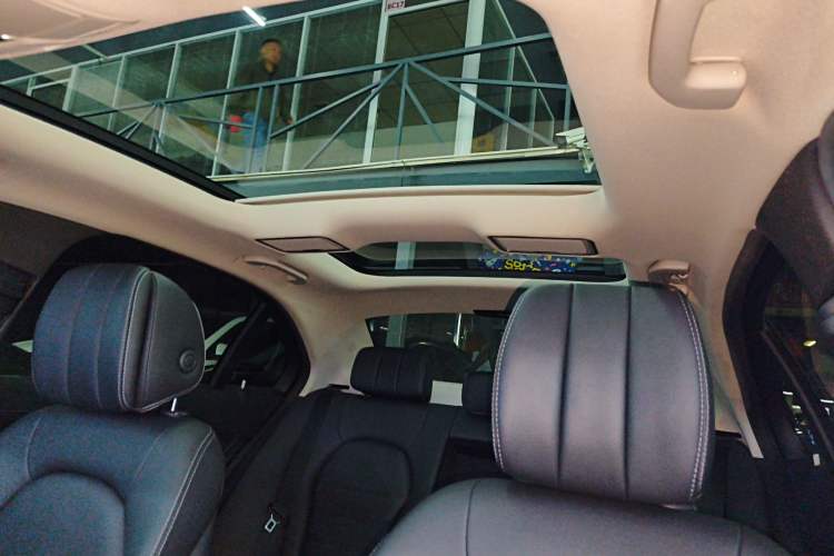 Used Mercedes-Benz C-Class 2018 C 200 L Sport Edition Headliner