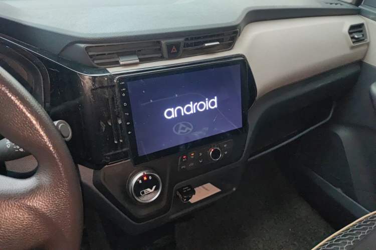 Used SAIC MAXUS EV30 2023 Pure-Electric Smart Logistics Expert with Long Wheelbase—Equipped with CATL Power Battery
