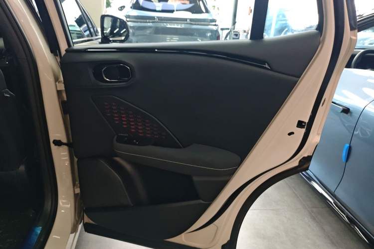 Used Lynk & Co 06 2025 Renew 1.5T Halo Right Rear Door Interior