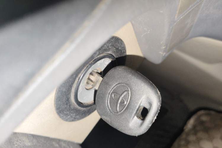 Used Jinbei Grace 2010 2.4L 3rd Generation Zunling Standard Version 9 Seats 9 Seats 4RB2
