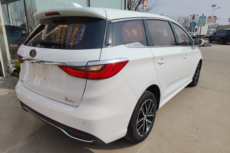 Used BYD Song MAX 2017 1.5T Manual Smart Connect Luxury 7-Seater
