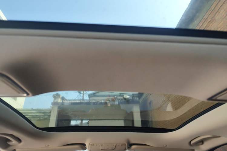 Used Mercedes-Benz E-Class New Energy 2022 Restyled E 350 e L Plug-in Hybrid Sports Sedan Headliner