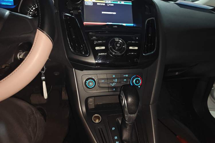 Used Ford Focus 2015 Hatchback 1.6L Automatic Comfort Model
