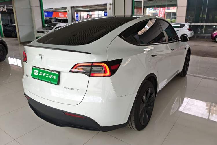 Used Tesla Model Y 2023 Rear-Wheel-Drive Version

