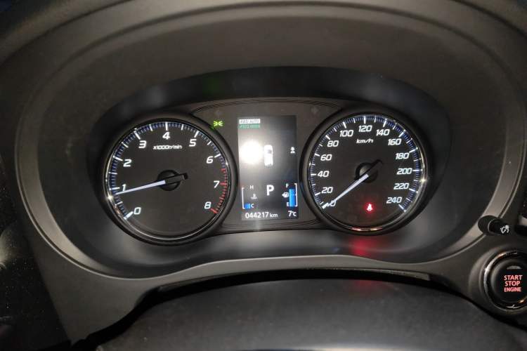 Used Mitsubishi Outlander 2019 2.4L 4x4 Zhi Xiang Edition 5 Seats China V Emission Standard