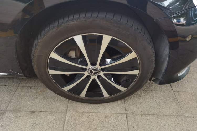 Used Mercedes-Benz E-Class New Energy 2022 Restyled E 350 e L Plug-in Hybrid Sedan Right Front Wheel Hub