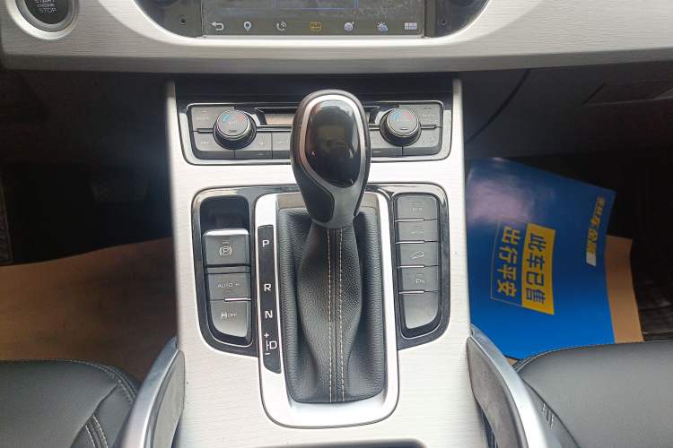 Used Geely Auto Emgrand X7 Sport 2016 1.8TD Automatic Smart Connectivity Version Gear Lever