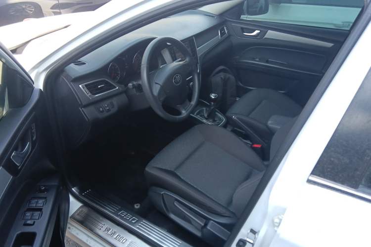 Used Bestune B30 2016 1.6L manual Comfort trim level Driver Seat