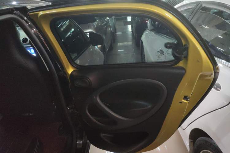 Used smart forfour 2018 1.0L 52 kW Dynamic Edition
