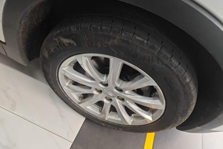 Used Cadillac XT4 2021 28T Two-Wheel Drive Tech Edition Right Rear Wheel Hub