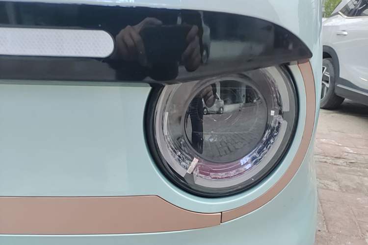 Used Geely Galaxy Panda 2024 Panda Mini 200km Endurance Bear Left Front Headlight