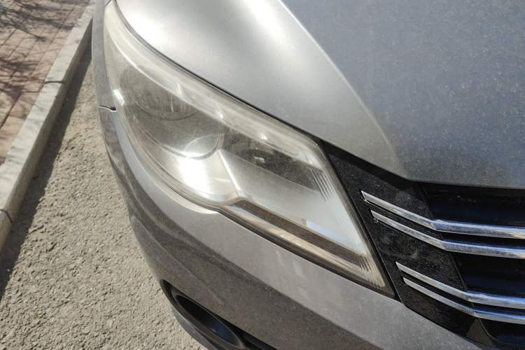 Used Volkswagen Tiguan 2010 1.8 TSI Automatic Two-Wheel Drive Trend Edition Right Front Headlight