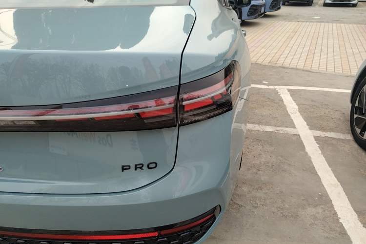 Used Volkswagen Passat 2025 Pro 380TSI Starry Dragon Luxury Edition