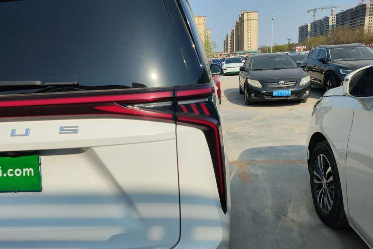 Used SAIC MAXUS G90 2022 2.0T Galaxy Seven-Seater Version
