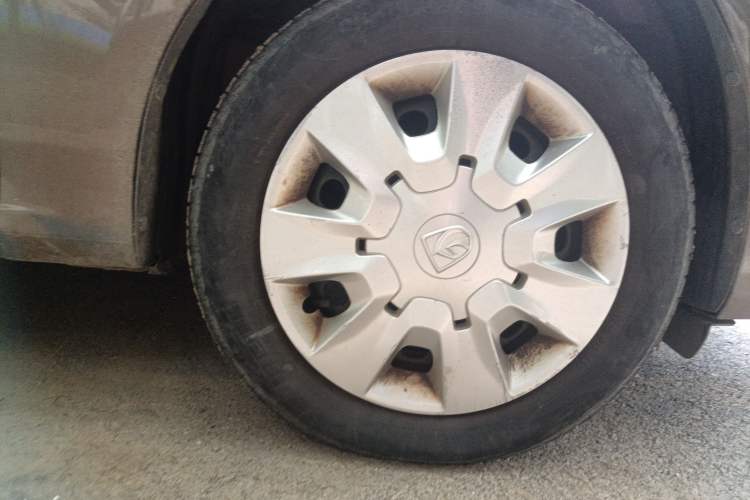 Used Baojun 630 2013 1.5L manual standard version