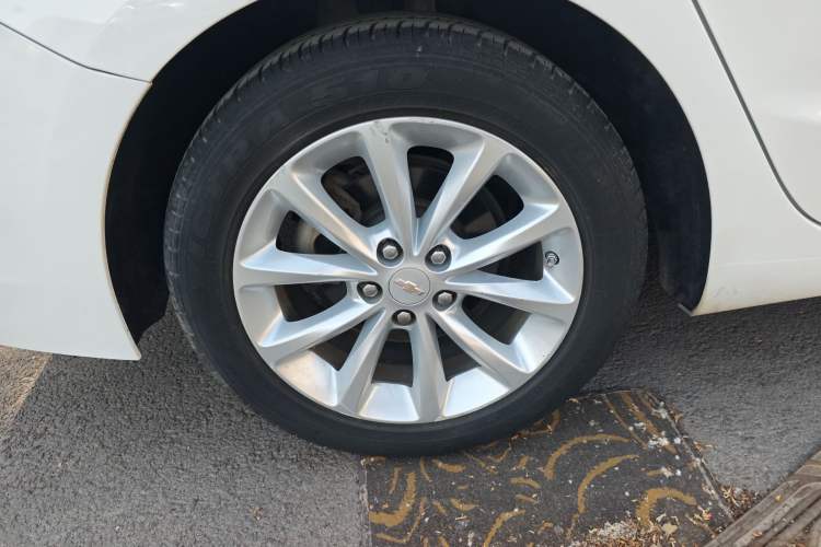 Used Chevrolet Cruze 2017 1.5L Automatic Pioneer Sunroof Edition Exterior 5