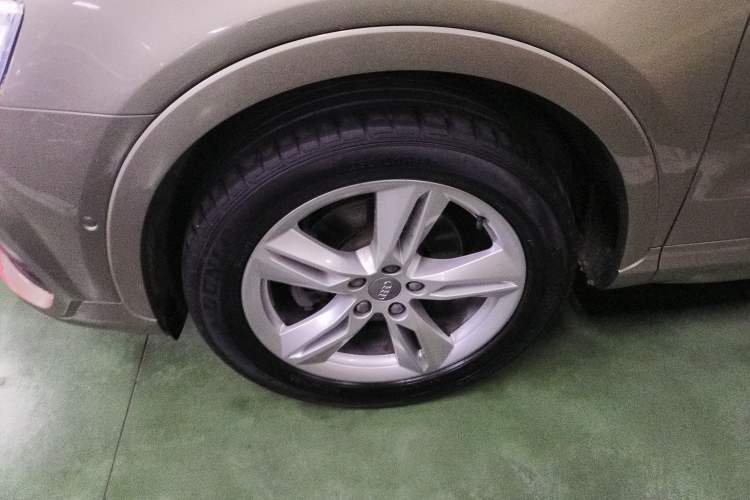 Used Audi Q3 2017 35 TFSI Style Edition Left Front Wheel Hub