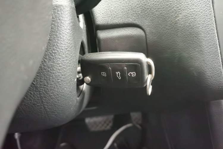 Used Volkswagen Polo 2014 1.6L Automatic Comfort Edition