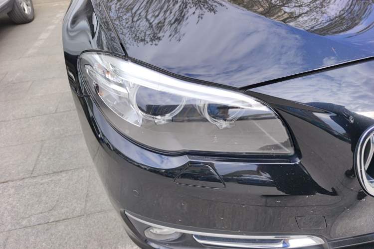 Used BMW 5 Series 2014 525Li Luxury Design Package Right Front Headlight