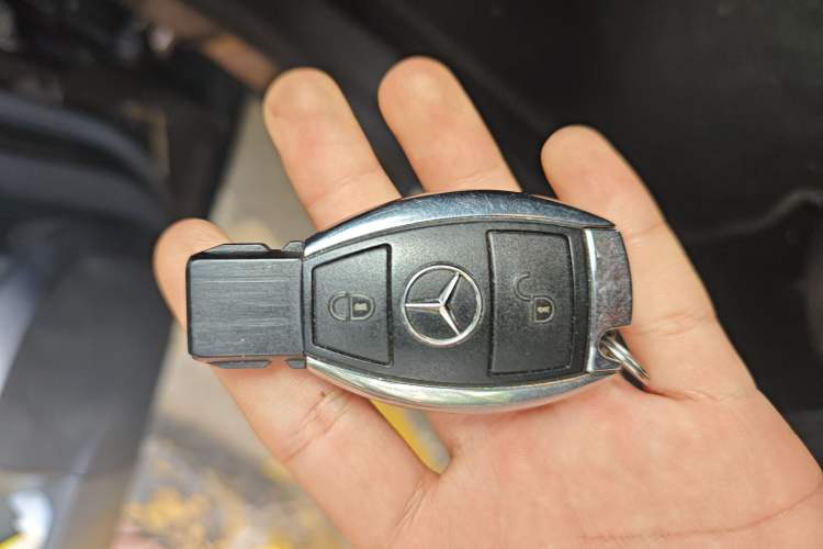 Used Mercedes-Benz R-Class 2014 R 320 4MATIC Business Model
