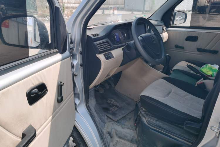 Used CHANGAN KUAYUE Xing V3 2023 1.5L Gasoline Standard Model 5-Seater Passenger Vehicle Driver Seat